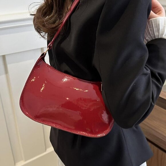 Stylish Women’s Wine Red Glossy Bag: Perfect Zipper Clutch for All Occasions - Picture 4 of 7